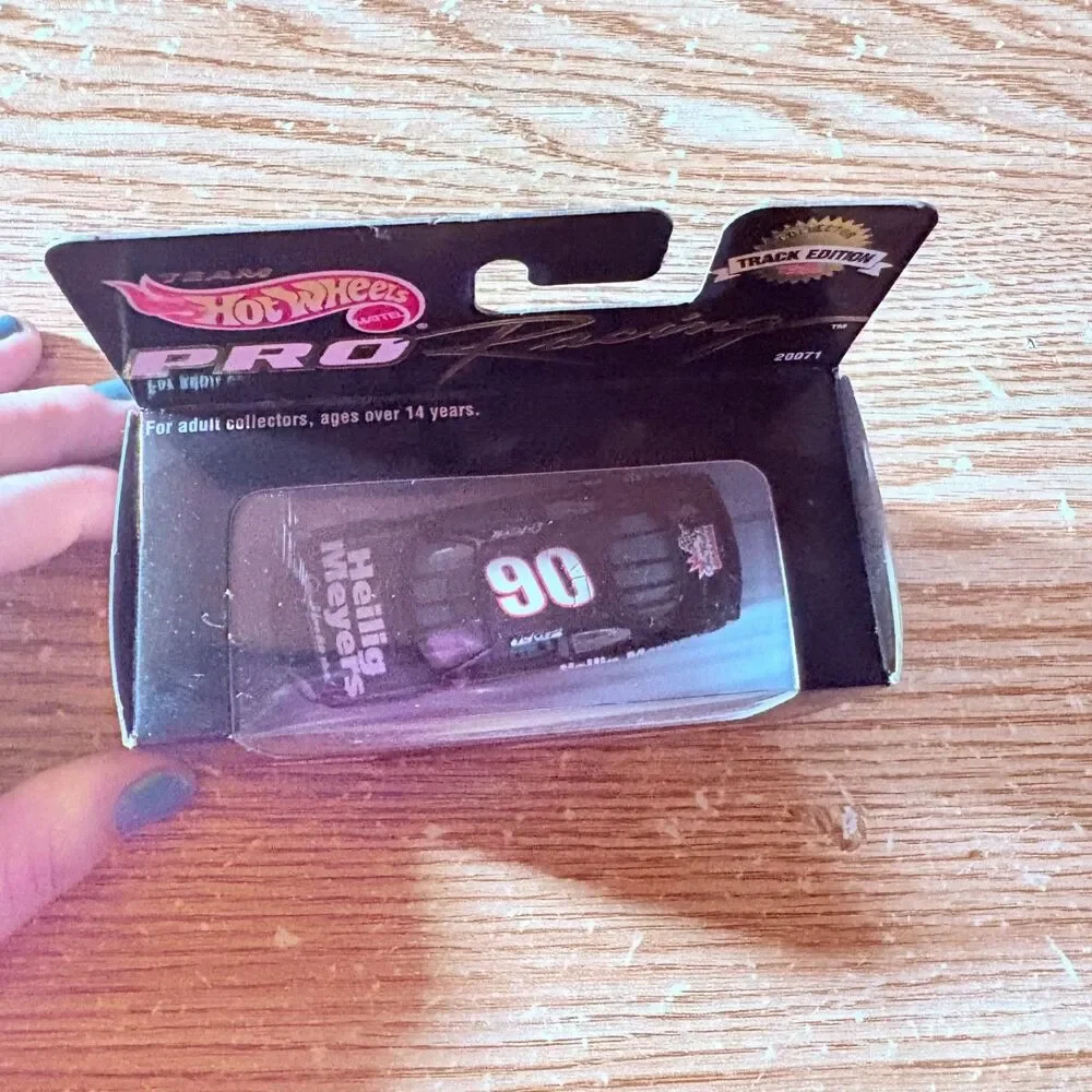 Hot Wheels Pro Racing Collector Tract Edition 1998 Dick Trickle #90. 1:64